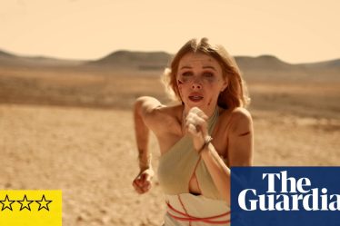 Critique film : Les blondes s'amusent moins dans ce film d'horreur rétro | Escape - 6