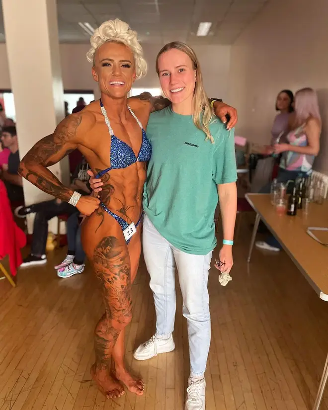 Faits sur Eve de MAFS UK - Âge, travail, Instagram et à quoi elle ressemblait avant 5 Eve est très différente pendant ses journées de musculation