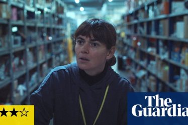 Critique du film "On Falling" : L'exploitation de la santé mentale d'un travailleur en entrepôt en ligne - 6