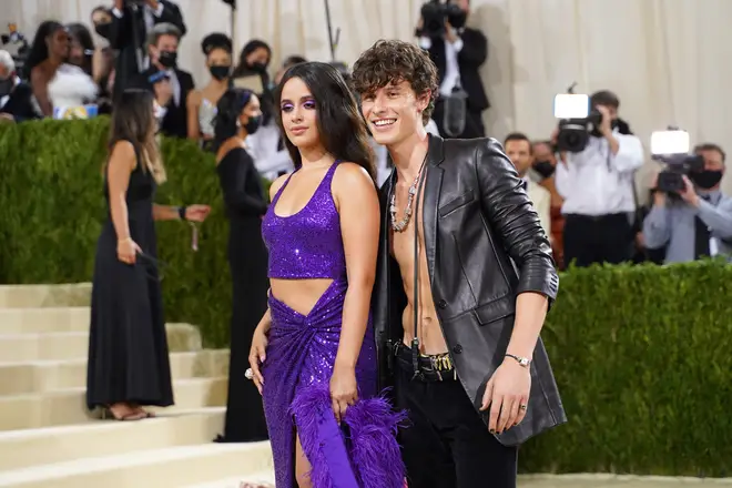 Camila Cabello fait référence au drame "Taste" de Sabrina Carpenter dans une nouvelle performance 5 Camila Cabello et Shawn Mendes sont sortis ensemble pendant deux ans