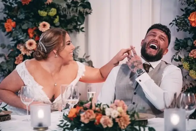 Quels couples MAFS UK sont toujours ensemble ? Voici quels couples 2024 se sont séparés 9 Adam et Polly ont eu du mal sur MAFS UK