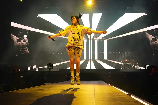 Heures de début de la tournée Billie Eilish Hit Me Hard and Soft : à quelle heure Billie monte-t-elle sur scène ? 6 À quelle heure Billie Eilish se produit-elle à Québec, Canada ?