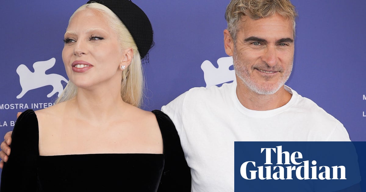 <h2>Le régime "difficile" de Joaquin Phoenix et Lady Gaga pour le film Joker</h2><br />
<br />
Le tournage du film Joker a été marqué par les régimes stricts et éprouvants suivis par les acteurs principaux, Joaquin Phoenix et Lady Gaga. Les deux stars ont discuté de cette expérience difficile lors d'une récente interview. Voici les points clés de leur discussion :<br />
<br />
1. Joaquin Phoenix a révélé que son régime pour le rôle de Joker était le plus difficile qu'il ait jamais suivi.<br />
2. Lady Gaga a également partagé son expérience, soulignant les sacrifices qu'elle a dû faire pour son personnage.<br />
3. Les deux acteurs ont exprimé leur gratitude envers l'équipe du film pour les avoir soutenus pendant cette période difficile.<br />
4. Malgré les défis, Joaquin Phoenix et Lady Gaga ont tous deux affirmé que l'expérience en valait la peine pour le succès du film.<br />
<br />
Cette interview offre un aperçu fascinant des coulisses du film Joker et de l'engagement des acteurs pour offrir des performances exceptionnelles. 2 <h2>Le régime "difficile" de Joaquin Phoenix et Lady Gaga pour le film Joker</h2><br />
<br />
Le tournage du film Joker a été marqué par les régimes stricts et éprouvants suivis par les acteurs principaux, Joaquin Phoenix et Lady Gaga. Les deux stars ont discuté de cette expérience difficile lors d'une récente interview. Voici les points clés de leur discussion :<br />
<br />
1. Joaquin Phoenix a révélé que son régime pour le rôle de Joker était le plus difficile qu'il ait jamais suivi.<br />
2. Lady Gaga a également partagé son expérience, soulignant les sacrifices qu'elle a dû faire pour son personnage.<br />
3. Les deux acteurs ont exprimé leur gratitude envers l'équipe du film pour les avoir soutenus pendant cette période difficile.<br />
4. Malgré les défis, Joaquin Phoenix et Lady Gaga ont tous deux affirmé que l'expérience en valait la peine pour le succès du film.<br />
<br />
Cette interview offre un aperçu fascinant des coulisses du film Joker et de l'engagement des acteurs pour offrir des performances exceptionnelles. - 1