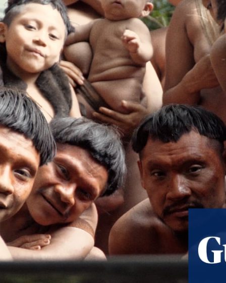 Critique fascinante sur la découverte d'une tribu inconnue en Amazonie | Film - 22