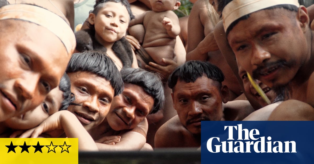 Critique fascinante sur la découverte d'une tribu inconnue en Amazonie | Film 2 Critique fascinante sur la découverte d'une tribu inconnue en Amazonie | Film - 1