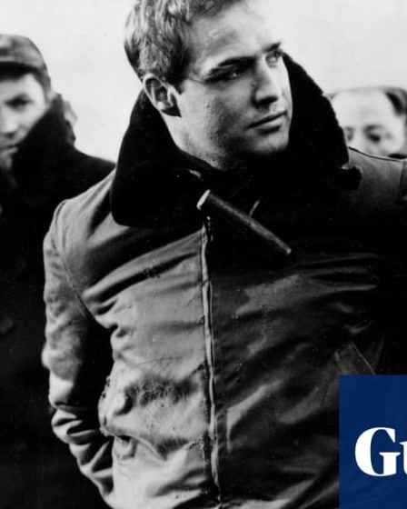 Critique du film "Sur les quais": réalisme confiant - archives 1954 | Film 29 Critique du film "Sur les quais": réalisme confiant - archives 1954 | Film - 28