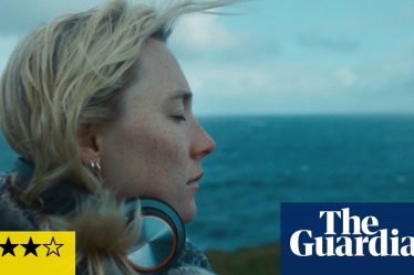 Critique de The Outrun : Saoirse Ronan incroyable dans un drame sur l'addiction | Film - 6