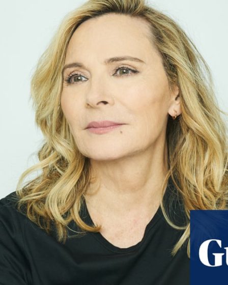 <br />
<br />
<h2>Kim Cattrall: "Je veux partager mon expérience de vie"</h2><br />
<br />
<p> L'actrice Kim Cattrall a récemment partagé son désir de mettre à profit ses nombreuses années d'expérience sur scène et à l'écran. Elle souhaite apporter sa sagesse et son savoir-faire à de nouveaux projets. </p><br />
<br />
<h3>Points importants de l'article:</h3><br />
<ul><br /> <li> Kim Cattrall veut partager son expérience de vie </li><br /> <li> Elle est prête à s'investir dans de nouveaux projets </li><br /> <li> Son objectif est de mettre à profit sa sagesse et son savoir-faire </li><br />
</ul><br />
<br /> 31 <br />
<br />
<h2>Kim Cattrall: "Je veux partager mon expérience de vie"</h2><br />
<br />
<p> L'actrice Kim Cattrall a récemment partagé son désir de mettre à profit ses nombreuses années d'expérience sur scène et à l'écran. Elle souhaite apporter sa sagesse et son savoir-faire à de nouveaux projets. </p><br />
<br />
<h3>Points importants de l'article:</h3><br />
<ul><br /> <li> Kim Cattrall veut partager son expérience de vie </li><br /> <li> Elle est prête à s'investir dans de nouveaux projets </li><br /> <li> Son objectif est de mettre à profit sa sagesse et son savoir-faire </li><br />
</ul><br />
<br /> - 30