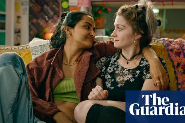 <title> Fawzia Mirza et Amrit Kaur parlent de "The Queen of My Dreams" : un film qui donne la voix aux histoires queer musulmanes </title><br />
<br />
Fawzia Mirza, actrice et réalisatrice, et Amrit Kaur, co-scénariste, se sont récemment exprimées sur leur dernier film "The Queen of My Dreams". Selon elles, il est important de mettre en avant des histoires queer musulmanes pour répondre à une demande croissante du public. <br />
<br />
Voici les points importants de l'article :<br />
- Fawzia Mirza et Amrit Kaur discutent de leur film "The Queen of My Dreams"<br />
- L'importance de raconter des histoires queer musulmanes<br />
- Répondre à une demande croissante du public pour plus de diversité dans le cinéma - 4