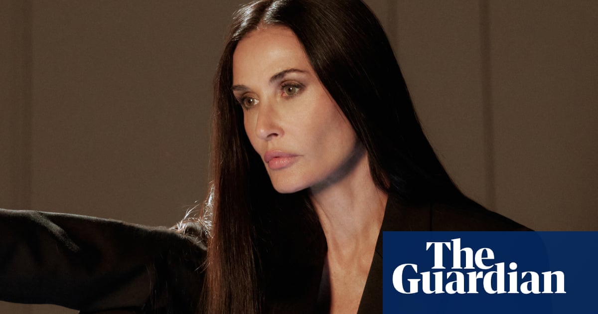<br />
<br />
<h1>Interview exclusive avec Demi Moore : son rapport à l'image corporelle, sa réinvention et son rôle le plus choquant à ce jour</h1><br />
<br />
<p>L'actrice Demi Moore s'est récemment confiée sur sa relation avec son image corporelle, sa volonté de se réinventer et son rôle le plus surprenant à ce jour.</p><br />
<br />
<h2>Points importants de l'interview :</h2><br />
<ul><br /> <li>La lutte de Demi Moore avec son image corporelle</li><br /> <li>Son désir de se réinventer professionnellement</li><br /> <li>Le rôle choquant qu'elle incarne actuellement</li><br />
</ul><br />
<br /> 2 <br />
<br />
<h1>Interview exclusive avec Demi Moore : son rapport à l'image corporelle, sa réinvention et son rôle le plus choquant à ce jour</h1><br />
<br />
<p>L'actrice Demi Moore s'est récemment confiée sur sa relation avec son image corporelle, sa volonté de se réinventer et son rôle le plus surprenant à ce jour.</p><br />
<br />
<h2>Points importants de l'interview :</h2><br />
<ul><br /> <li>La lutte de Demi Moore avec son image corporelle</li><br /> <li>Son désir de se réinventer professionnellement</li><br /> <li>Le rôle choquant qu'elle incarne actuellement</li><br />
</ul><br />
<br /> - 1