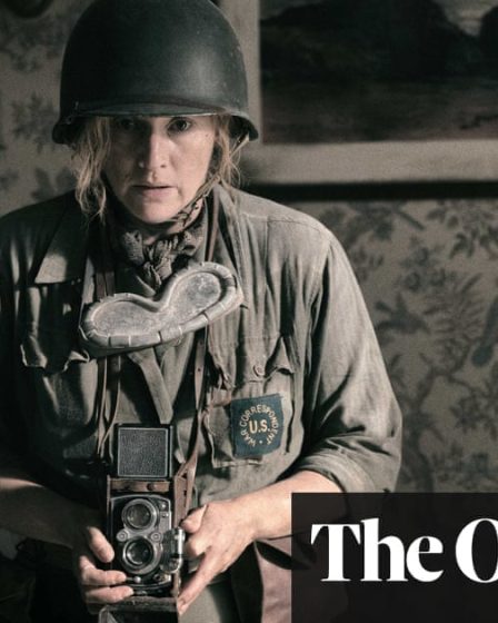 <h2>Une exigence de Kate Winslet pour son film sur Lee Miller : une réalisatrice féminine</h2><br />
<br />
<p>La célèbre actrice Kate Winslet a récemment insisté pour que le film qu'elle prépare sur la vie de Lee Miller, photographe et modèle iconique, soit dirigé par une réalisatrice. Cette décision souligne l'importance de mettre en avant les femmes dans l'industrie cinématographique et de donner une voix féminine à ce projet biographique.</p><br />
<br />
<ul><br /> <li>Kate Winslet</li><br /> <li>Film sur Lee Miller</li><br /> <li>Réalisatrice féminine</li><br /> <li>Importance de la représentation féminine au cinéma</li><br />
</ul> 44 <h2>Une exigence de Kate Winslet pour son film sur Lee Miller : une réalisatrice féminine</h2><br />
<br />
<p>La célèbre actrice Kate Winslet a récemment insisté pour que le film qu'elle prépare sur la vie de Lee Miller, photographe et modèle iconique, soit dirigé par une réalisatrice. Cette décision souligne l'importance de mettre en avant les femmes dans l'industrie cinématographique et de donner une voix féminine à ce projet biographique.</p><br />
<br />
<ul><br /> <li>Kate Winslet</li><br /> <li>Film sur Lee Miller</li><br /> <li>Réalisatrice féminine</li><br /> <li>Importance de la représentation féminine au cinéma</li><br />
</ul> - 43