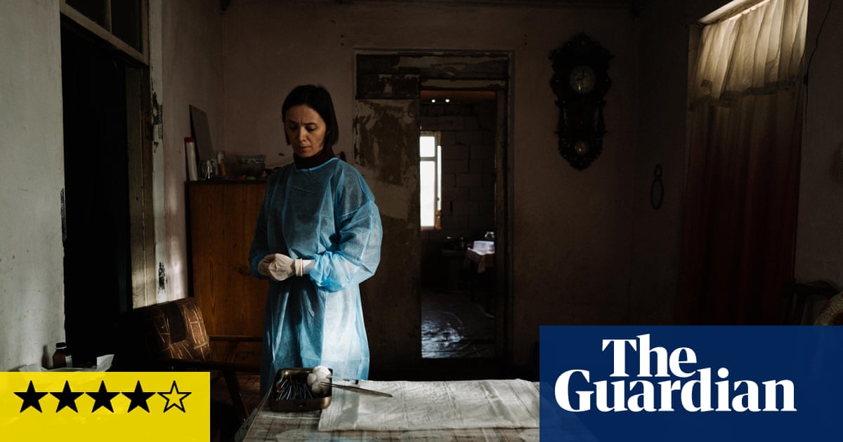 Critique d'avril - Dea Kulumbegashvili brille avec un drame poignant sur l'avortement | Festival du film de Venise 2024 2 Critique d'avril - Dea Kulumbegashvili brille avec un drame poignant sur l'avortement | Festival du film de Venise 2024 - 1