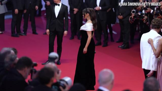 Selena Gomez dit qu'elle n'a pas l'intention de sortir de la nouvelle musique - 4