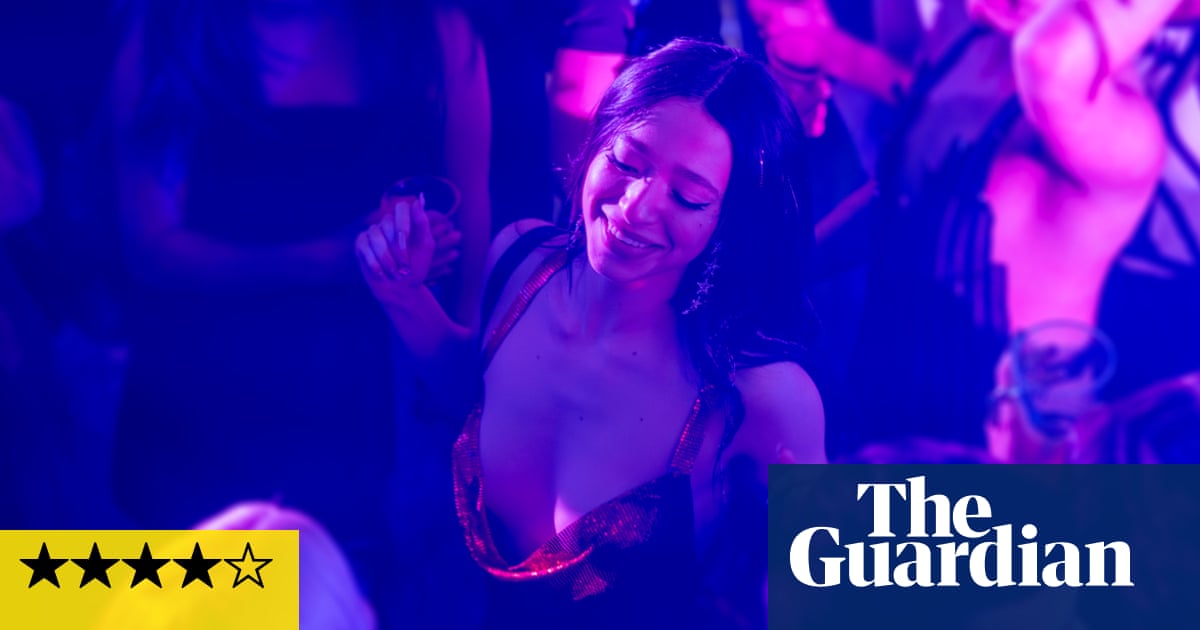 Critique d'Anora : Mikey Madison brille dans cette histoire d'amour sans amour | Film 2 Critique d'Anora : Mikey Madison brille dans cette histoire d'amour sans amour | Film - 1