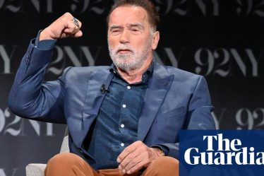 <br />
<br />
<h1>Arnold Schwarzenegger soutient Kamala Harris : 'Je serai toujours Américain avant d'être Républicain'</h1><br />
<br />
<p>Arnold Schwarzenegger, l'ancien gouverneur de Californie et célèbre acteur, a récemment exprimé son soutien à Kamala Harris, la candidate démocrate à la vice-présidence. Il a déclaré: 'Je serai toujours Américain avant d'être Républicain'.</p><br />
<br />
<h2>Points importants:</h2><br />
<ul><br /> <li>Soutien de Schwarzenegger à Kamala Harris</li><br /> <li>Déclaration sur son identité américaine</li><br /> <li>Impact sur la campagne électorale</li><br />
</ul><br />
<br /> - 4