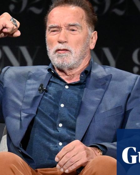 <br />
<br />
<h1>Arnold Schwarzenegger soutient Kamala Harris : 'Je serai toujours Américain avant d'être Républicain'</h1><br />
<br />
<p>Arnold Schwarzenegger, l'ancien gouverneur de Californie et célèbre acteur, a récemment exprimé son soutien à Kamala Harris, la candidate démocrate à la vice-présidence. Il a déclaré: 'Je serai toujours Américain avant d'être Républicain'.</p><br />
<br />
<h2>Points importants:</h2><br />
<ul><br /> <li>Soutien de Schwarzenegger à Kamala Harris</li><br /> <li>Déclaration sur son identité américaine</li><br /> <li>Impact sur la campagne électorale</li><br />
</ul><br />
<br /> - 16