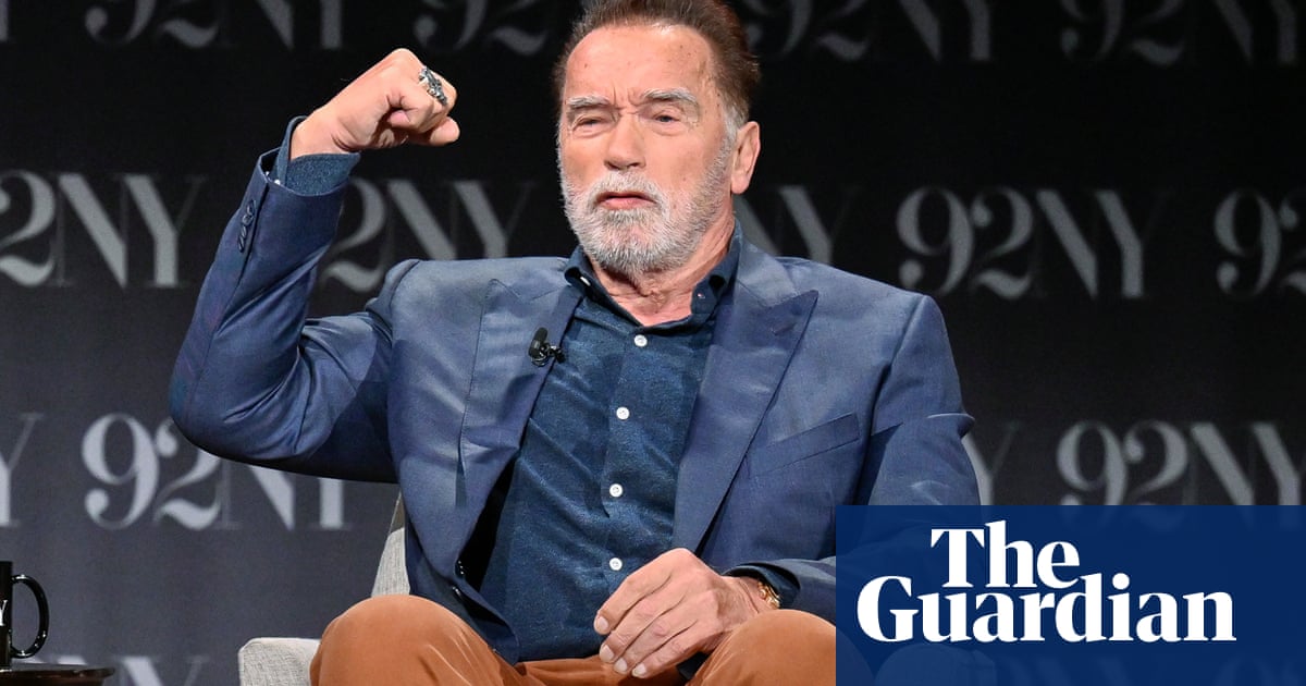 <br />
<br />
<h1>Arnold Schwarzenegger soutient Kamala Harris : 'Je serai toujours Américain avant d'être Républicain'</h1><br />
<br />
<p>Arnold Schwarzenegger, l'ancien gouverneur de Californie et célèbre acteur, a récemment exprimé son soutien à Kamala Harris, la candidate démocrate à la vice-présidence. Il a déclaré: 'Je serai toujours Américain avant d'être Républicain'.</p><br />
<br />
<h2>Points importants:</h2><br />
<ul><br /> <li>Soutien de Schwarzenegger à Kamala Harris</li><br /> <li>Déclaration sur son identité américaine</li><br /> <li>Impact sur la campagne électorale</li><br />
</ul><br />
<br /> 2 <br />
<br />
<h1>Arnold Schwarzenegger soutient Kamala Harris : 'Je serai toujours Américain avant d'être Républicain'</h1><br />
<br />
<p>Arnold Schwarzenegger, l'ancien gouverneur de Californie et célèbre acteur, a récemment exprimé son soutien à Kamala Harris, la candidate démocrate à la vice-présidence. Il a déclaré: 'Je serai toujours Américain avant d'être Républicain'.</p><br />
<br />
<h2>Points importants:</h2><br />
<ul><br /> <li>Soutien de Schwarzenegger à Kamala Harris</li><br /> <li>Déclaration sur son identité américaine</li><br /> <li>Impact sur la campagne électorale</li><br />
</ul><br />
<br /> - 1