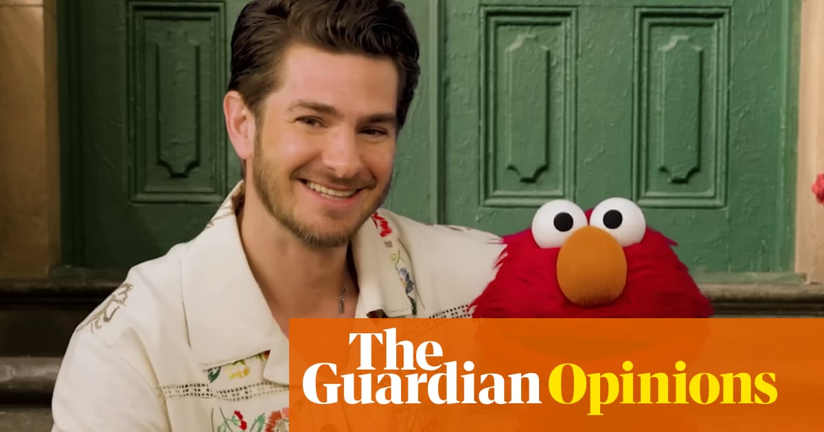 Andrew Garfield parle de chagrin à Elmo : son meilleur moment ! 2 Andrew Garfield parle de chagrin à Elmo : son meilleur moment ! - 1