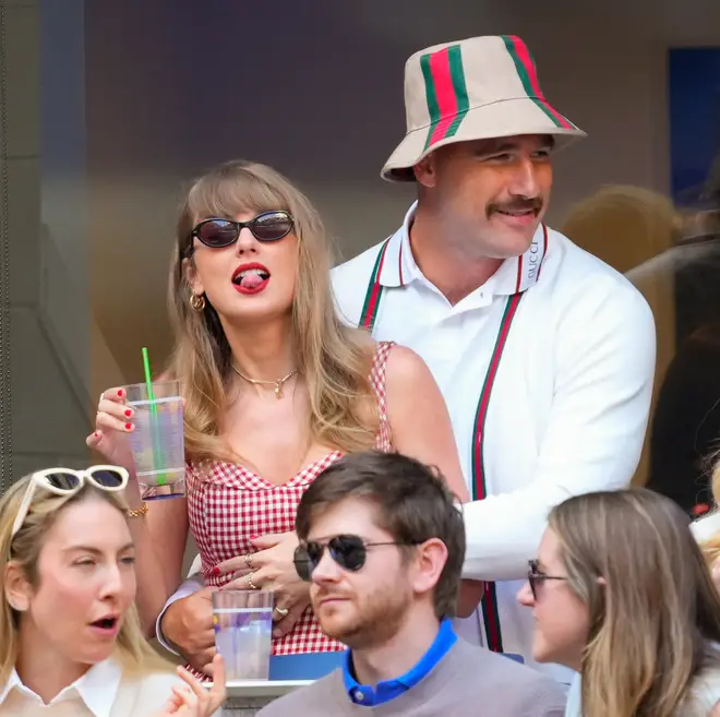 Taylor Swift et Travis Kelce "toujours ensemble" même si elle n'a pas assisté aux récents matchs 4 Taylor Swift et Travis Kelce à l'US Open