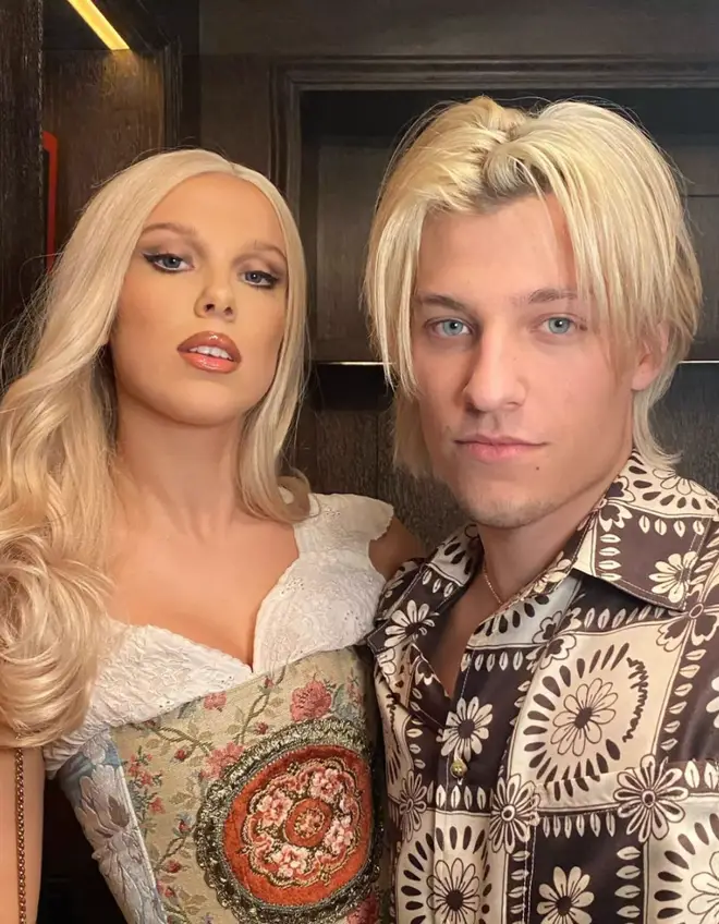 Chronologie complète de Millie Bobby Brown et Jake Bongiovi, y compris leur récent mariage 12 Millie Bobby Brown et Jake Bongiovi habillés en Barbie et Ken pour sa fête d'anniversaire