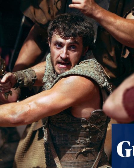 <h1>Hollywood mise sur Gladiator II pour séduire le public</h1><br />
<br />
<p>Depuis la sortie du premier film Gladiator, les fans attendent avec impatience une suite. Hollywood a décidé de répondre à leurs attentes en préparant Gladiator II, un film d'action et d'aventure qui promet d'être à la hauteur du premier opus. Mais cette fois-ci, les enjeux sont encore plus grands, car le succès du film pourrait être déterminant pour l'avenir de l'industrie cinématographique.</p><br />
<br />
<ul><br /> <li>Les fans attendent avec impatience une suite de Gladiator</li><br /> <li>Hollywood se lance dans la production de Gladiator II</li><br /> <li>Le film promet d'être à la hauteur du premier opus</li><br /> <li>Le succès de Gladiator II pourrait influencer l'avenir de l'industrie cinématographique</li><br />
</ul> - 34