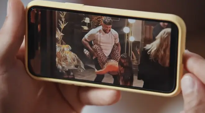 Hannah de MAFS UK dénonce le « double standard » concernant la danse d'Adam et Lacey 5 Adam et Lacey ont partagé une danse coquine