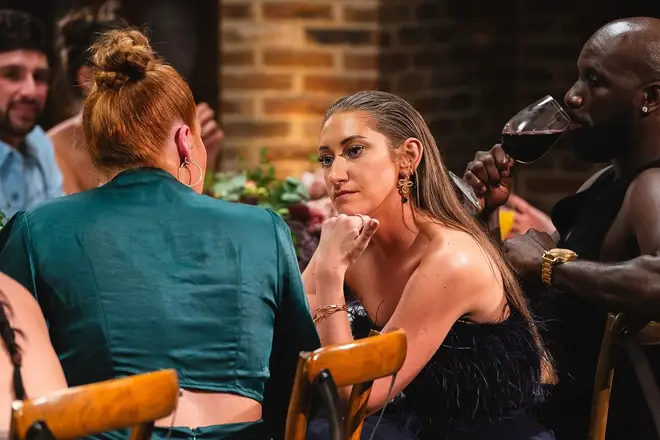 Polly de MAFS UK dénonce les téléspectateurs pour « intimidation » sur les réseaux sociaux 6 Polly et Hannah de MAFS UK ont eu une bagarre explosive lors de la retraite