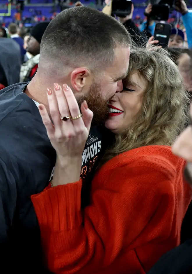 Travis Kelce, le petit ami de Taylor Swift, dit la chose la plus mignonne à propos du spectacle The Eras Tour Miami 5 Taylor Swift a changé les paroles de Karma pour Travis Kelce