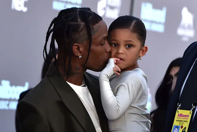 Les enfants de Kylie Jenner : noms, âges et photos adorables 6 Travis Scott et sa fille Stormi Webster arrivent aux Billboard Music Awards en 2022