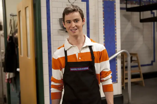 Dan Benson des Wizards of Waverly Place bloqué par David Henrie après avoir critiqué le redémarrage 5 Dan Benson a joué le rôle de Zeke dans Les Sorciers de Waverly Place