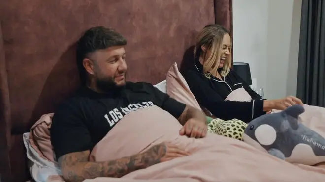 Amy de MAFS UK dit que Luke a rompu sa « promesse » de ne pas discuter de leur relation intime 7 Adam et Amy étaient en couple lors de l'échange de couples cette année