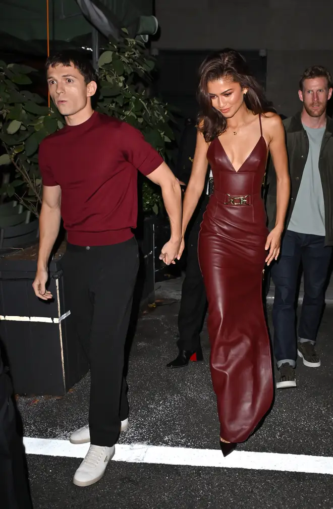 Tom Holland sauve Zendaya d'une terrifiante embuscade avec un photographe 4 Tom Holland et Zendaya au lancement de sa nouvelle marque Bero