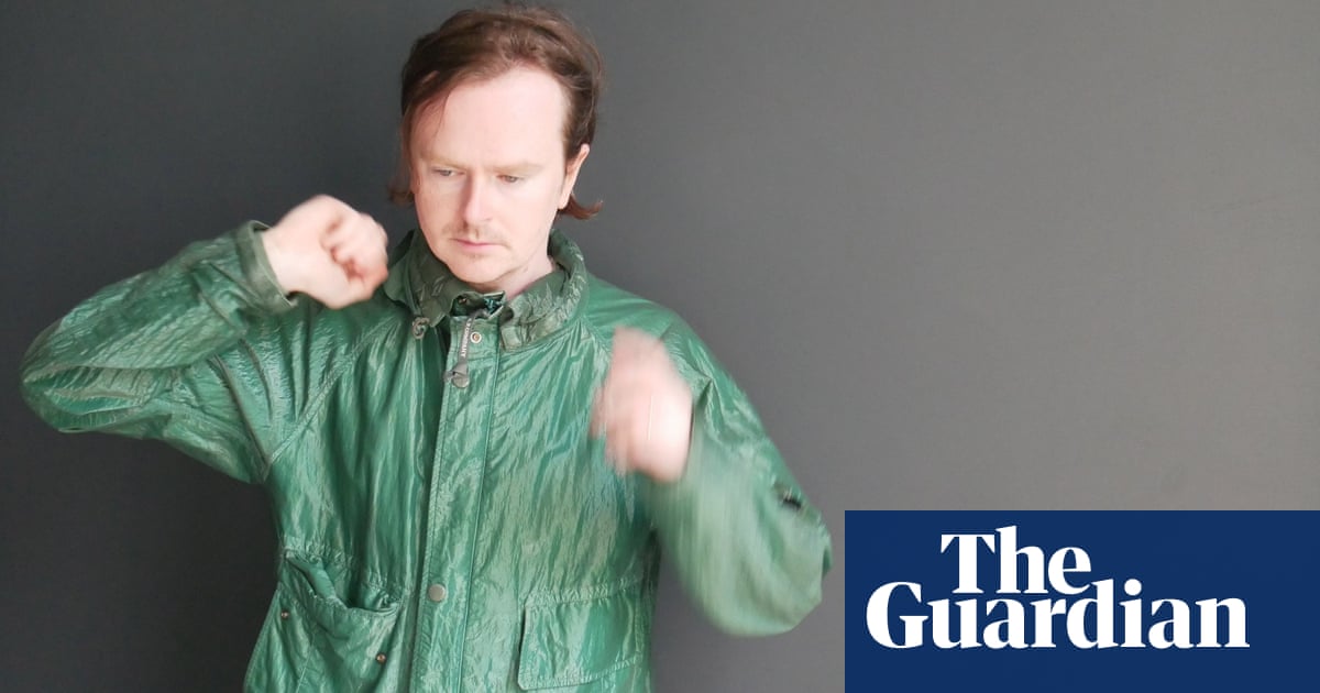 <br />
<br />
<h1>Rencontre avec le violoncelliste Oliver Coates: entre musique, chaos et connexion</h1><br />
<br />
<p>Oliver Coates, violoncelliste de renom, nous parle de son art, de l'inspiration qu'il puise dans la nature et de l'importance de la connexion entre la musique et l'auditeur.</p><br />
<br />
<h2>Points importants de l'article:</h2><br />
<ul><br /> <li>Oliver Coates, violoncelliste renommé</li><br /> <li>L'inspiration de la nature dans sa musique</li><br /> <li>La connexion entre la musique et l'auditeur</li><br />
</ul><br />
<br /> 2 <br />
<br />
<h1>Rencontre avec le violoncelliste Oliver Coates: entre musique, chaos et connexion</h1><br />
<br />
<p>Oliver Coates, violoncelliste de renom, nous parle de son art, de l'inspiration qu'il puise dans la nature et de l'importance de la connexion entre la musique et l'auditeur.</p><br />
<br />
<h2>Points importants de l'article:</h2><br />
<ul><br /> <li>Oliver Coates, violoncelliste renommé</li><br /> <li>L'inspiration de la nature dans sa musique</li><br /> <li>La connexion entre la musique et l'auditeur</li><br />
</ul><br />
<br /> - 1
