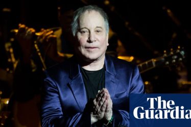 <br /> <h1>Paul Simon : "Je n'ai jamais dit que j'allais prendre ma retraite..."</h1><br /> <p>Paul Simon, légende de la musique, se confie sur son handicap, sa motivation et le mystère derrière ses plus grands succès.</p><br /> <br /> <h2>Points importants :</h2><br /> <ul><br /> <li>Paul Simon parle de son handicap</li><br /> <li>Il évoque sa motivation à continuer à faire de la musique</li><br /> <li>Il partage des anecdotes sur la création de ses chansons emblématiques</li><br /> </ul><br /> - 2