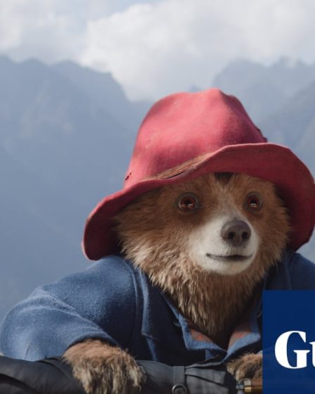 <p>Le célèbre ours Paddington obtient son passeport britannique officiel délivré par le ministère de l'Intérieur | Paddington<br />
<br />
<strong>Points importants de l'article:</strong><br /></p>
<ol>
<li>L'ours Paddington a reçu un passeport britannique officiel du ministère de l'Intérieur.<br /></li>
<li>Cette initiative vise à promouvoir le tourisme et à célébrer le personnage emblématique de Paddington.<br /></li>
<li>Paddington est un symbole culturel important au Royaume-Uni, apprécié par les enfants et les adultes du monde entier.</li>
</ol> - 40