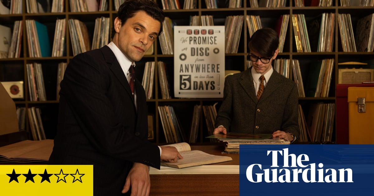 Critique de Midas Man : Jacob Fortune-Lloyd brille en tant que créateur de succès des Beatles | Film 2 Critique de Midas Man : Jacob Fortune-Lloyd brille en tant que créateur de succès des Beatles | Film - 1