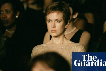 Nouveau film de Jonathan Glazer : une oeuvre magistrale mais incomprise<br />
<br />
Jonathan Glazer, le réalisateur de films renommé, a récemment sorti une nouvelle œuvre cinématographique qui a suscité beaucoup d'attention et de débats parmi les critiques et le public. Son dernier film, intitulé "Birth at 20", a été salué comme un chef-d'œuvre par certains, mais également incompris par d'autres.<br />
<br />
Le film explore des thèmes profonds et complexes tels que la naissance, l'identité et le destin, à travers une narration visuellement époustouflante et une performance exceptionnelle des acteurs. Malgré sa beauté et sa profondeur, "Birth at 20" a été critiqué pour sa complexité et son manque de clarté.<br />
<br />
Jonathan Glazer a toujours été connu pour son style unique et sa capacité à captiver son public avec des films qui défient les conventions du genre. Avec "Birth at 20", il continue de repousser les limites du cinéma et de nous inviter à réfléchir sur des questions existentielles.<br />
<br />
Points importants:<br />
- Le nouveau film de Jonathan Glazer, "Birth at 20", divise les critiques et le public<br />
- Le film explore des thèmes profonds tels que la naissance, l'identité et le destin<br />
- Jonathan Glazer est salué pour son style unique et sa capacité à captiver son public - 4