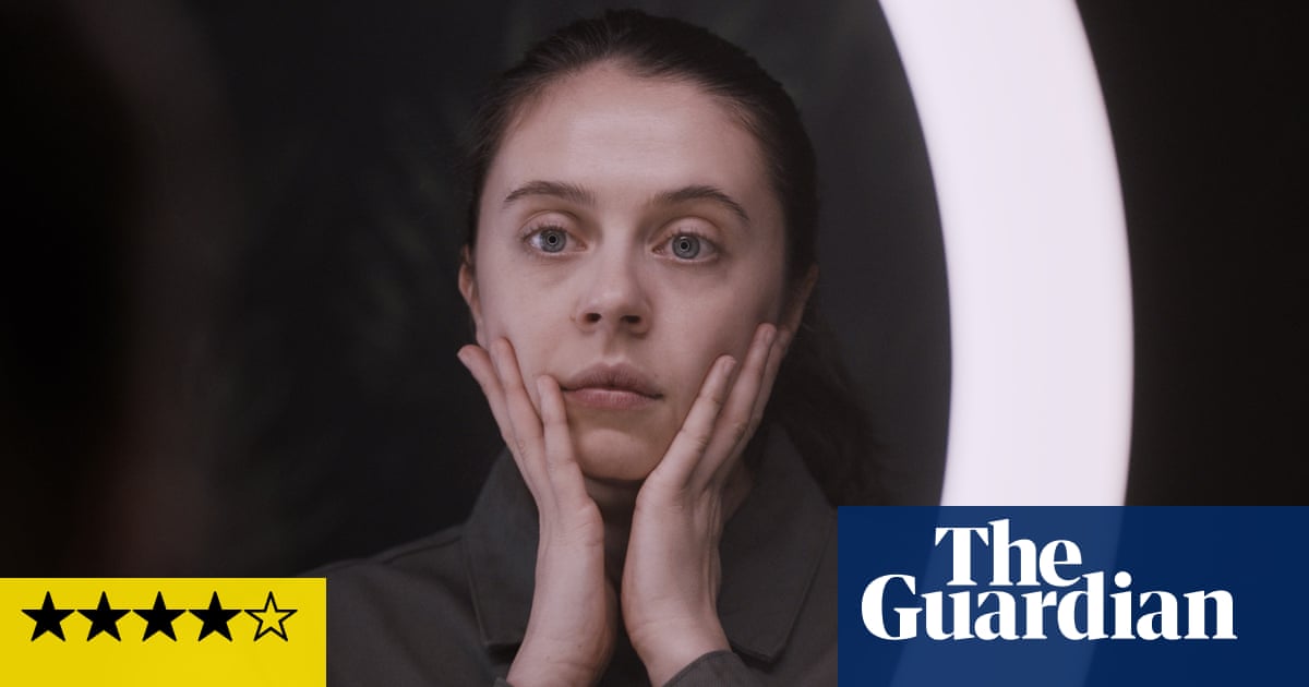 Critique de Turn Me On : la nouvelle gentillesse dystopique | Film 2 Critique de Turn Me On : la nouvelle gentillesse dystopique | Film - 1