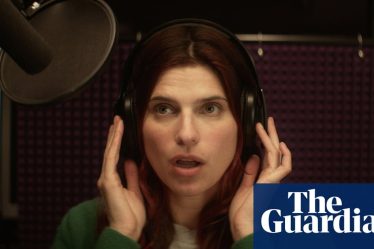 < h2 > Anna Kendrick et Dev Patel passent derrière la caméra : un défi pour les acteurs ? | Cinéma </h2 ><br />
<br />
< p > De plus en plus d'acteurs se lancent dans la réalisation de leurs propres films. Mais est-ce vraiment facile de diriger et jouer en même temps ? Découvrons comment des stars comme Anna Kendrick et Dev Patel relèvent ce défi. </p><br />
<br />
< ul ><br /> < li > La tendance des acteurs à devenir réalisateurs </li><br /> < li > Les défis de diriger et jouer en même temps </li><br /> < li > L'expérience d'Anna Kendrick dans "Pitch Perfect 2" </li><br /> < li > Comment Dev Patel a géré la double casquette dans "Monkey Man" </li><br />
</ul> - 2
