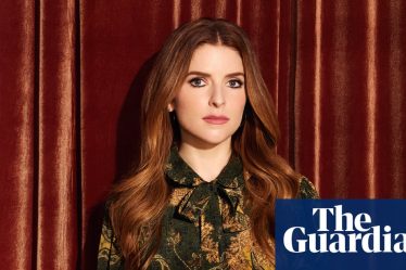 <h1>Anna Kendrick parle de ses choix personnels, de sa décision de ne pas avoir d'enfants et de son nouveau film sur les rencontres avec un tueur</h1><br />
<br />
Dans une récente interview, l'actrice américaine Anna Kendrick s'est confiée sur des sujets personnels, comme sa décision de ne pas avoir d'enfants et son expérience de jouer dans un film sur les rencontres avec un tueur.<br />
<br />
Kendrick a expliqué comment elle ressentait que ces choix étaient très personnels et qu'elle voulait les partager avec ses fans pour les sensibiliser.<br />
<br />
Elle a également partagé son point de vue sur la pression sociale pour avoir des enfants et comment elle a décidé que ce n'était pas la bonne voie pour elle.<br />
<br />
Enfin, Kendrick a parlé de son nouveau film, dans lequel elle joue le rôle d'une femme qui tombe amoureuse d'un tueur en série, et comment elle a abordé ce rôle complexe.<br />
<br />
Points importants:<br />
- Anna Kendrick parle de sa décision de ne pas avoir d'enfants<br />
- Elle partage son expérience de jouer dans un film sur les rencontres avec un tueur<br />
- Kendrick explique comment elle a géré la pression sociale autour de sa décision<br />
- Elle discute de son nouveau film et de son rôle complexe - 2