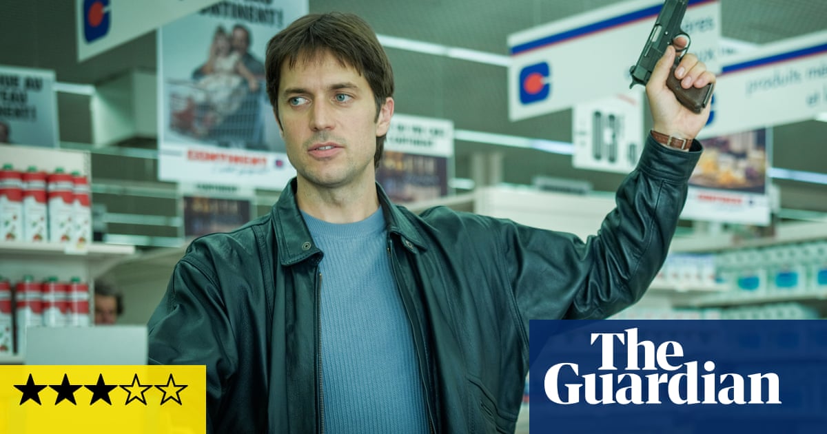 Critique film: Lucas Bravo, le charismatique gentleman voleur in "Libre" 2 Critique film: Lucas Bravo, le charismatique gentleman voleur in "Libre" - 1