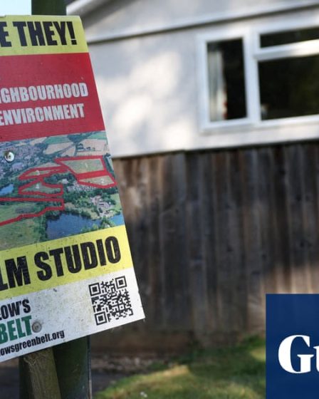 Angela Rayner réexamine sa candidature rejetée pour le studio de cinéma de Marlow | Industrie du cinéma<br />
<br />
Liste des points importants:<br />
- Angela Rayner envisage de postuler à nouveau pour le studio de cinéma de Marlow<br />
- Son application précédente avait été rejetée<br />
- La décision de Rayner suscite l'intérêt dans l'industrie du cinéma - 22