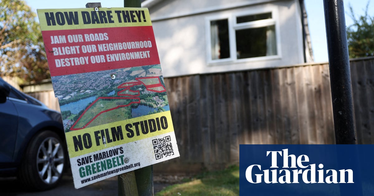Angela Rayner réexamine sa candidature rejetée pour le studio de cinéma de Marlow | Industrie du cinéma<br />
<br />
Liste des points importants:<br />
- Angela Rayner envisage de postuler à nouveau pour le studio de cinéma de Marlow<br />
- Son application précédente avait été rejetée<br />
- La décision de Rayner suscite l'intérêt dans l'industrie du cinéma 2 Angela Rayner réexamine sa candidature rejetée pour le studio de cinéma de Marlow | Industrie du cinéma<br />
<br />
Liste des points importants:<br />
- Angela Rayner envisage de postuler à nouveau pour le studio de cinéma de Marlow<br />
- Son application précédente avait été rejetée<br />
- La décision de Rayner suscite l'intérêt dans l'industrie du cinéma - 1