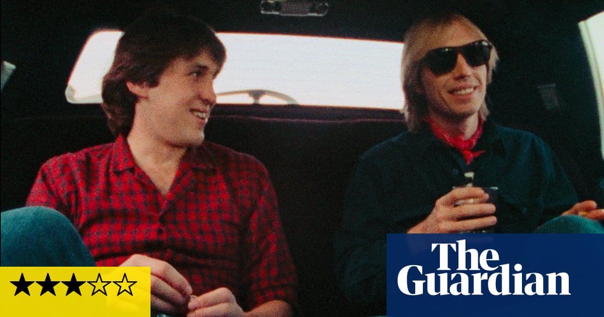 Critique de la fête sur la plage des Heartbreakers de Tom Petty - Un retour nostalgique au rock solide des années 80 | Film 2 Critique de la fête sur la plage des Heartbreakers de Tom Petty - Un retour nostalgique au rock solide des années 80 | Film - 1