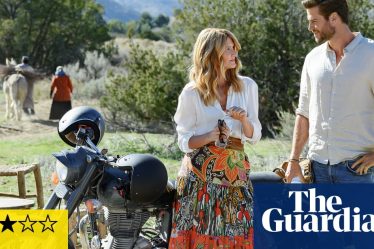 Critique Lonely Planet - Laura Dern et Liam Hemsworth enflamment une romance de voyage parfaite pour la plage | Film - 4