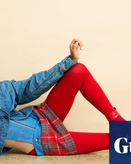 <br />
<br />
<h1>Interview avec Ella Purnell : une actrice atypique qui ne supporte pas l'horreur et les jeux vidéo</h1><br />
<br />
<h2>Points importants de l'article :</h2><br />
<ul><br /> <li>Ella Purnell parle de son aversion pour les films d'horreur et les jeux vidéo</li><br /> <li>Elle explique pourquoi elle ne se voit pas comme une "scream queen" classique</li><br /> <li>Son approche unique du métier d'actrice et ses projets futurs</li><br />
</ul><br />
<br />
<p>Dans une récente interview, Ella Purnell a révélé qu'elle n'était pas fan des films d'horreur et des jeux vidéo, ce qui en fait une actrice atypique dans le monde du cinéma. Malgré cela, elle a réussi à se démarquer dans des rôles variés et complexes, montrant sa polyvalence en tant qu'actrice.</p><br />
<br />
<p>Contrairement à de nombreuses actrices du genre, Ella préfère explorer des personnages plus nuancés et profonds, plutôt que de jouer les héroïnes d'horreur typiques. Cette approche différente lui permet de se distinguer et de se démarquer dans l'industrie du divertissement.</p><br />
<br />
<p>En dépit de son aversion pour l'horreur, Ella a su trouver sa place dans des projets qui lui tiennent à cœur et qui mettent en valeur son talent. Elle continue à chercher des rôles qui la passionnent et qui lui permettent de se dépasser en tant qu'actrice.</p><br />
<br /> - 31