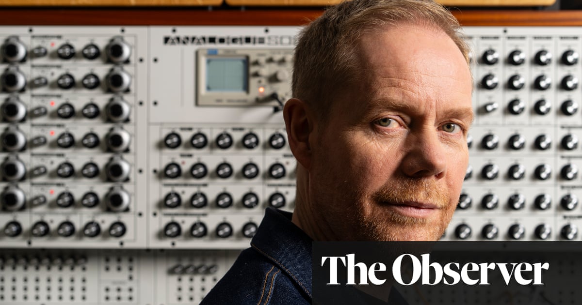 <br />
<br />
<h1>Le compositeur Max Richter se dévoile: "Je suis un adepte de la musique électronique discrète! J'adore tous les genres musicaux" | Musique classique</h1><br />
<br />
<p>Le talentueux compositeur Max Richter s'est confié sur sa passion pour la musique électronique et son amour pour la diversité musicale. En tant que fervent amateur de musique, il explore un large éventail de genres pour nourrir son inspiration. Sa vision unique et novatrice lui permet de créer des œuvres musicales intemporelles qui captivent son public.</p><br />
<br />
<h2>Points importants:</h2><br />
<ul><br /> <li>Max Richter adore la musique électronique et explore divers genres musicaux.</li><br /> <li>Sa vision novatrice lui permet de créer des œuvres musicales intemporelles.</li><br /> <li>Son amour pour la diversité musicale se reflète dans sa musique classique.</li><br />
</ul><br />
<br /> 2 <br />
<br />
<h1>Le compositeur Max Richter se dévoile: "Je suis un adepte de la musique électronique discrète! J'adore tous les genres musicaux" | Musique classique</h1><br />
<br />
<p>Le talentueux compositeur Max Richter s'est confié sur sa passion pour la musique électronique et son amour pour la diversité musicale. En tant que fervent amateur de musique, il explore un large éventail de genres pour nourrir son inspiration. Sa vision unique et novatrice lui permet de créer des œuvres musicales intemporelles qui captivent son public.</p><br />
<br />
<h2>Points importants:</h2><br />
<ul><br /> <li>Max Richter adore la musique électronique et explore divers genres musicaux.</li><br /> <li>Sa vision novatrice lui permet de créer des œuvres musicales intemporelles.</li><br /> <li>Son amour pour la diversité musicale se reflète dans sa musique classique.</li><br />
</ul><br />
<br /> - 1