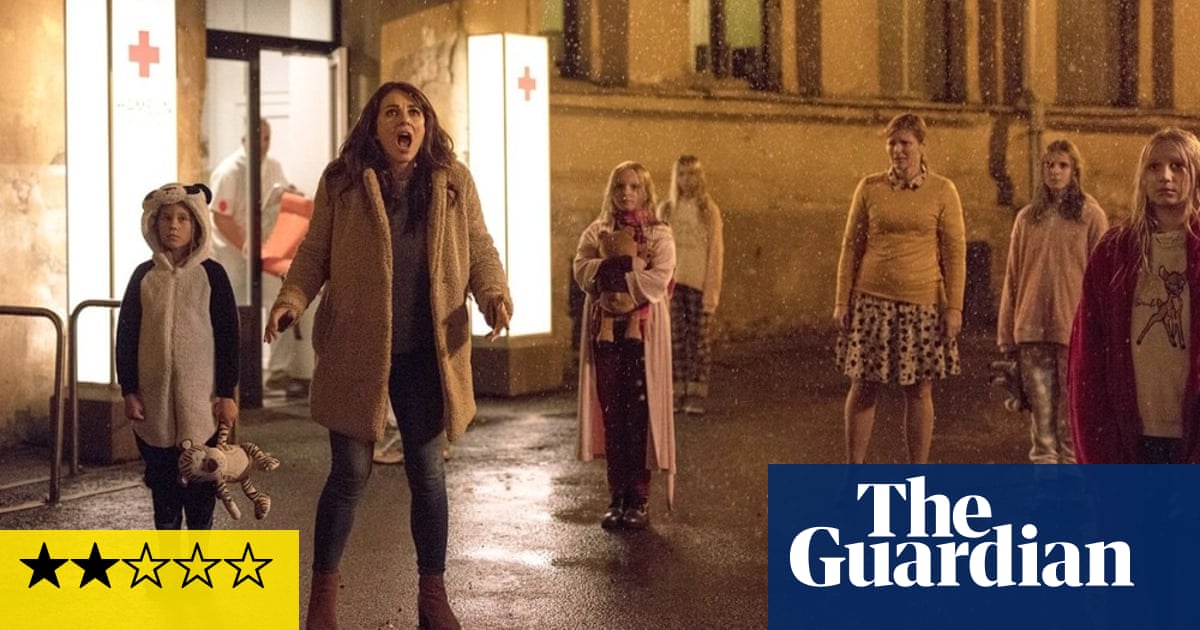 Critique de Piper : Elizabeth Hurley danse dans un film d'horreur folklorique au rythme joyeux des rats | Film 2 Critique de Piper : Elizabeth Hurley danse dans un film d'horreur folklorique au rythme joyeux des rats | Film - 1