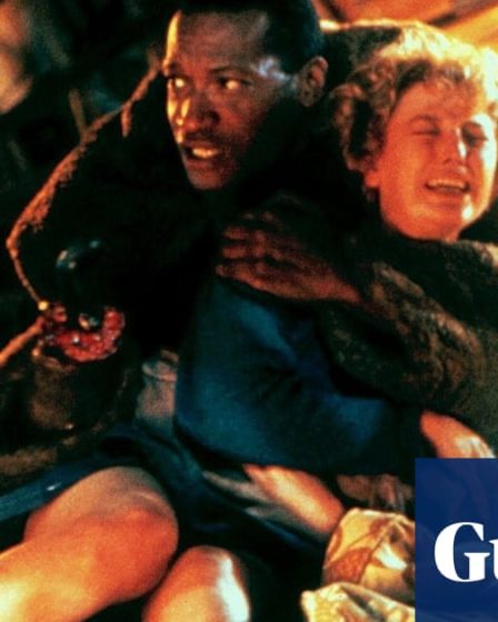 <br />
<br />
<h1>Le décès de Tony Todd, légende du cinéma d'horreur</h1><br />
<br />
<p>La communauté cinéphile est en deuil suite au décès de Tony Todd, acteur emblématique du genre de l'horreur. Sa filmographie variée et sa présence charismatique à l'écran ont marqué de nombreuses générations de spectateurs.</p><br />
<br />
<h2>Points importants:</h2><br />
<ul><br /> <li>Décès de Tony Todd, acteur célèbre pour ses rôles dans les films d'horreur</li><br /> <li>Impact de sa filmographie sur le genre de l'horreur</li><br /> <li>Réactions de la communauté cinéphile à la nouvelle de sa disparition</li><br />
</ul><br />
<br /> 35 <br />
<br />
<h1>Le décès de Tony Todd, légende du cinéma d'horreur</h1><br />
<br />
<p>La communauté cinéphile est en deuil suite au décès de Tony Todd, acteur emblématique du genre de l'horreur. Sa filmographie variée et sa présence charismatique à l'écran ont marqué de nombreuses générations de spectateurs.</p><br />
<br />
<h2>Points importants:</h2><br />
<ul><br /> <li>Décès de Tony Todd, acteur célèbre pour ses rôles dans les films d'horreur</li><br /> <li>Impact de sa filmographie sur le genre de l'horreur</li><br /> <li>Réactions de la communauté cinéphile à la nouvelle de sa disparition</li><br />
</ul><br />
<br /> - 34