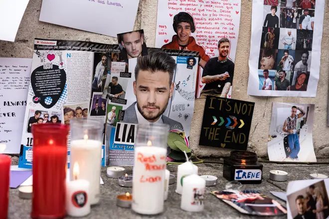 Perrie Edwards dit que la mort de Liam Payne l'a « absolument dévastée » dans un sentiment d'émotion... 6 La mort subite de Liam a dévasté le chanteur